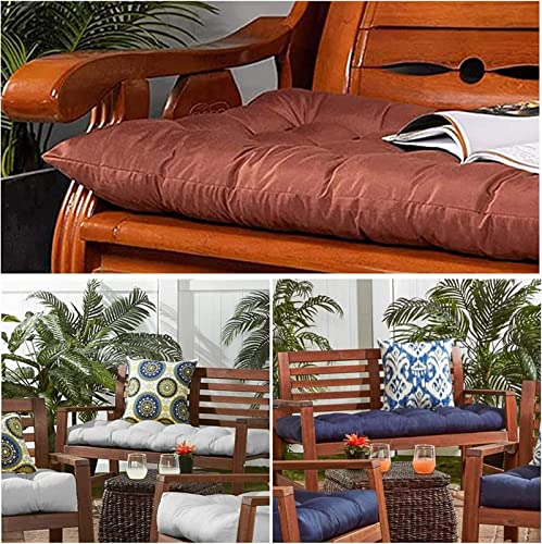 Langes, weiches, rutschfestes Strandkorbkissen.