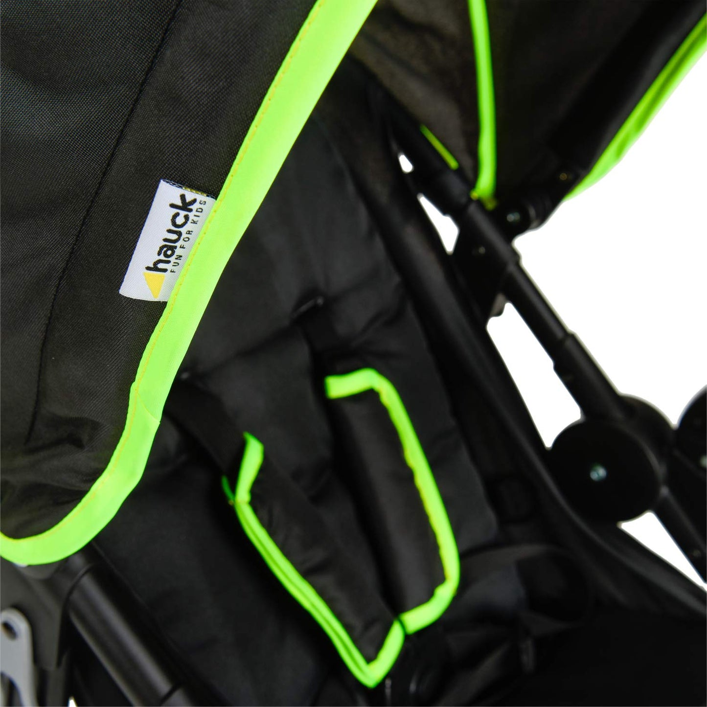 hauck Runner, Black / Neon Yellow - Robuster Dreirad Buggy mit XL Lufträdern, Federung, XL Netzfenster, Verstellbarer Schieber, mit Liegefunktion für Kinder ab Geburt bis 22 kg, Faltbar