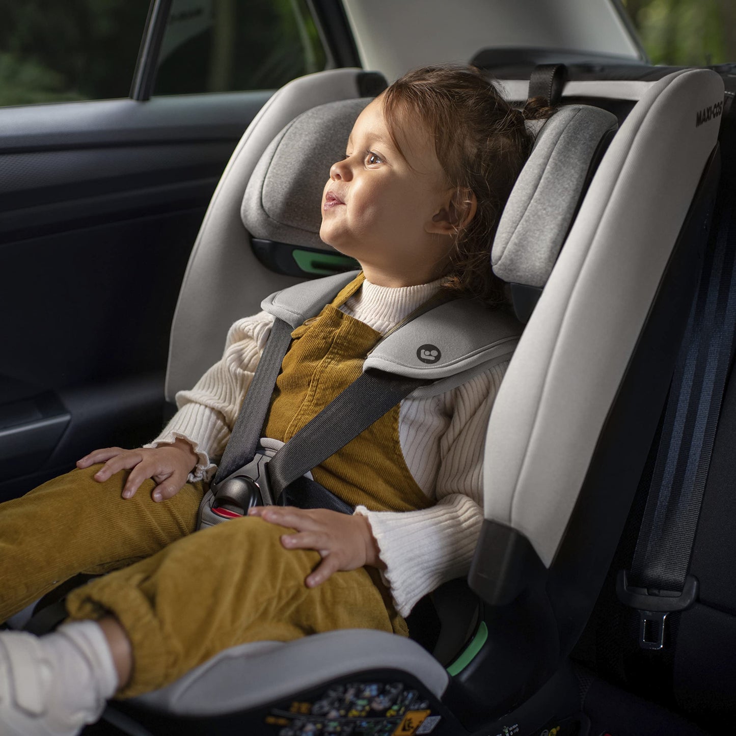 Maxi-Cosi Titan Plus i-Size, mitwachsender Kinderautositz, 15 Monat-12 Jahre (76-150 cm), G-CELL-Seitenaufprallschutz, 4 Liegepositionen, weiche Schaumstoffpolster in Kopfstütze, Authentic Black